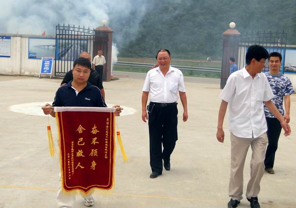 小龙人免费料